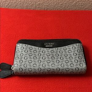 Guess Black and Gray Patterned Wallet